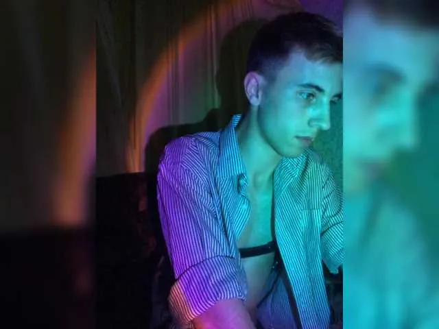 Live sex webcam photo for Markfk #278117163