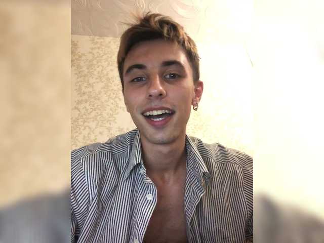 Live sex webcam photo for Markfk #278270600