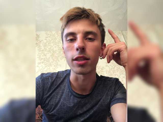 Live sex webcam photo for Markfk #278295239