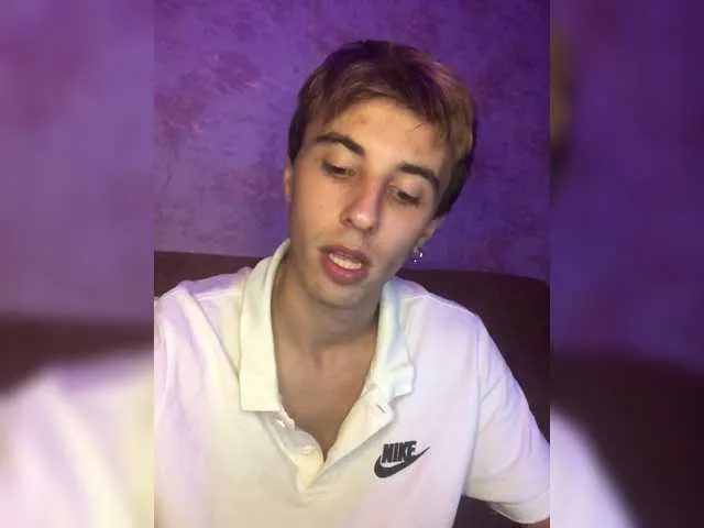 Live sex webcam photo for Markfk #289478750