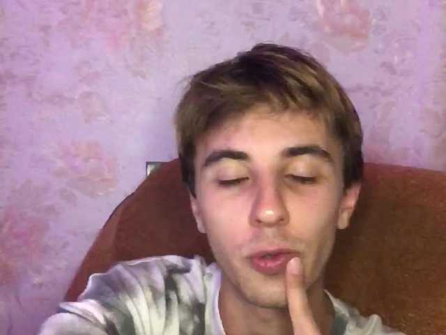 Live sex webcam photo for Markfk #289782449