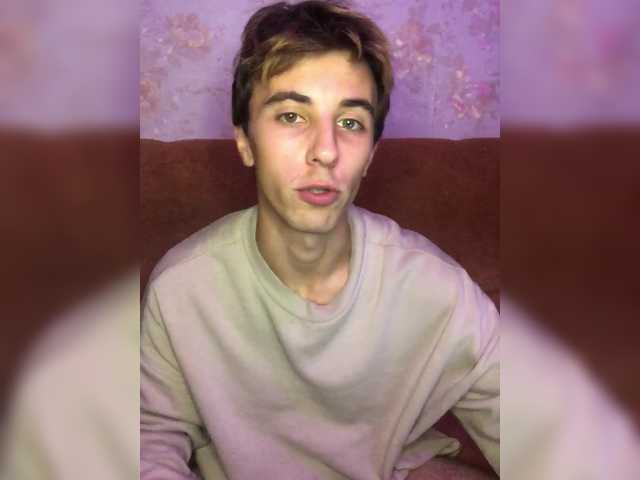 Live sex webcam photo for Markfk #290023737