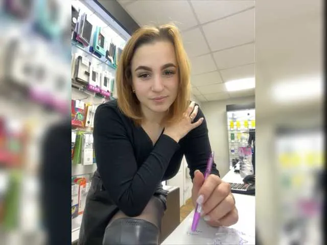 Live sex webcam photo for Markkizaa #276878150