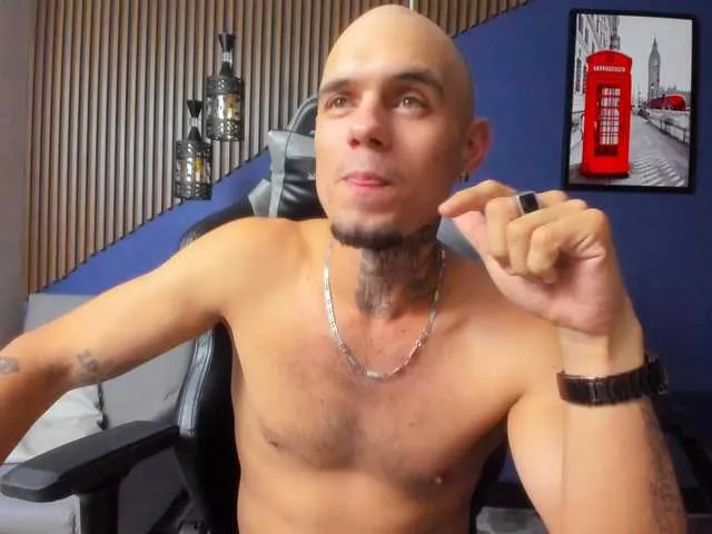 Live sex webcam photo for MarksKlein #290154169