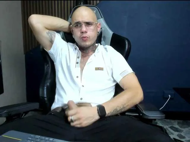 Live sex webcam photo for MarksKlein #290285055