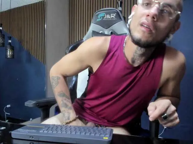 Live sex webcam photo for MarksKlein #290552164