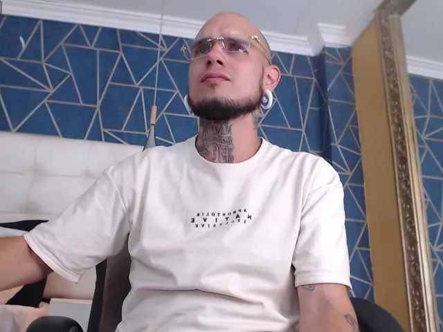 Live sex webcam photo for MarksKlein #290605389
