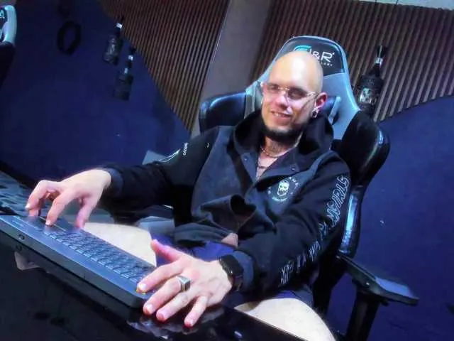Live sex webcam photo for MarksKlein #290811094
