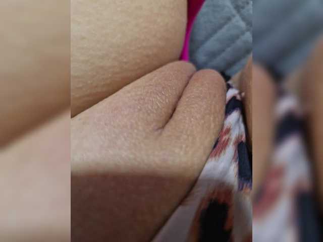 Live sex webcam photo for Marryyss #291327549