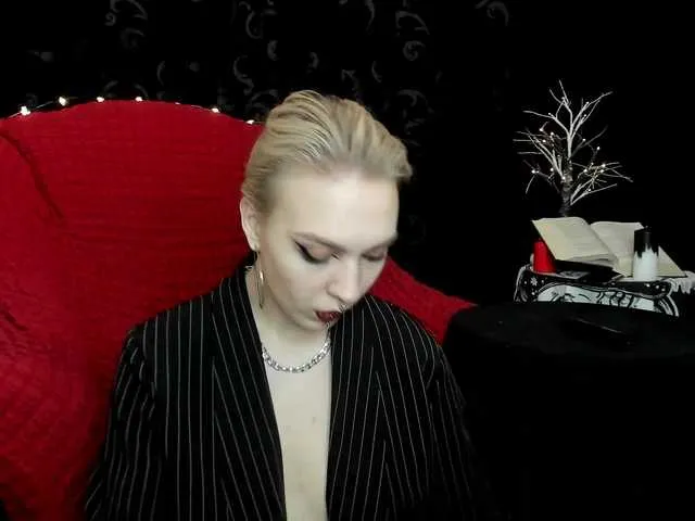 Live sex webcam photo for MarthaHoffman #271844086