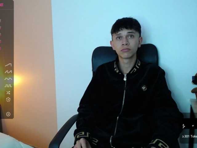 Live sex webcam photo for Martiin-xxx #276139382