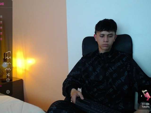 Live sex webcam photo for Martiin-xxx #276152911