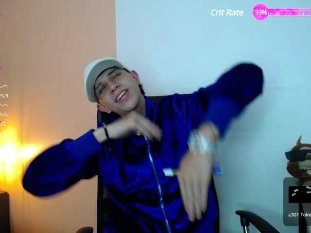 Live sex webcam photo for Martiin-xxx #276212897