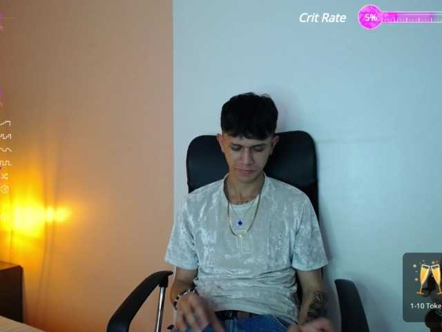 Live sex webcam photo for Martiin-xxx #276305973