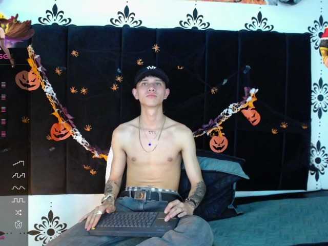 Live sex webcam photo for Martiin-xxx #276599896