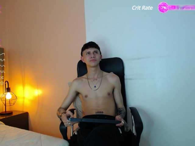 Live sex webcam photo for Martiin-xxx #276753170