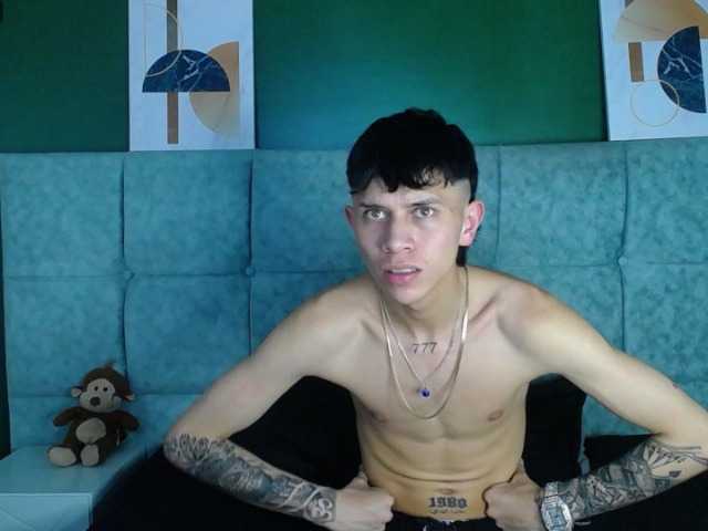 Live sex webcam photo for Martiin-xxx #276922555