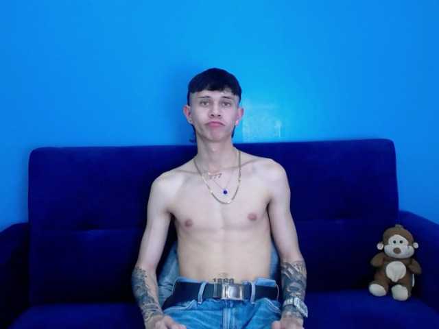 Live sex webcam photo for Martiin-xxx #276929744