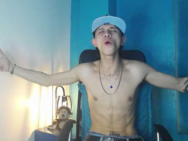 Live sex webcam photo for Martiin-xxx #276949034