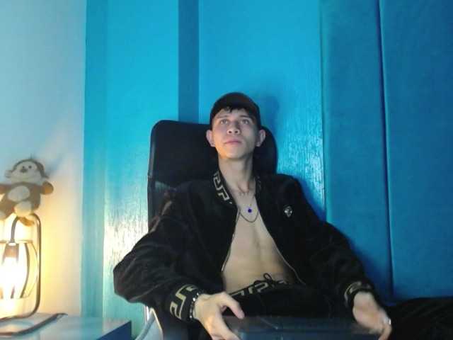 Live sex webcam photo for Martiin-xxx #276955996