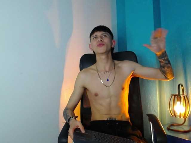 Live sex webcam photo for Martiin-xxx #276998588