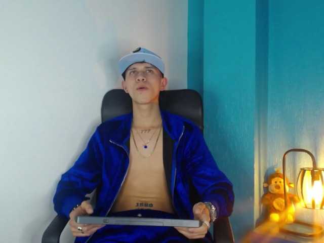 Live sex webcam photo for Martiin-xxx #277047722