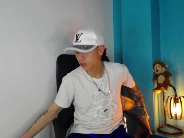 Live sex webcam photo for Martiin-xxx #277060167