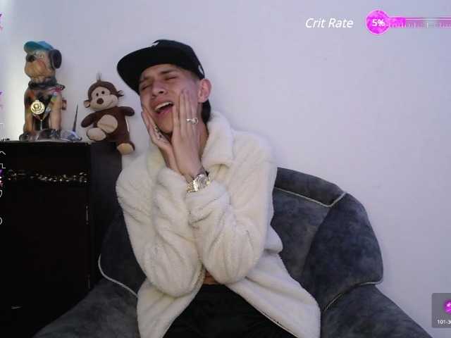 Live sex webcam photo for Martiin-xxx #277319522