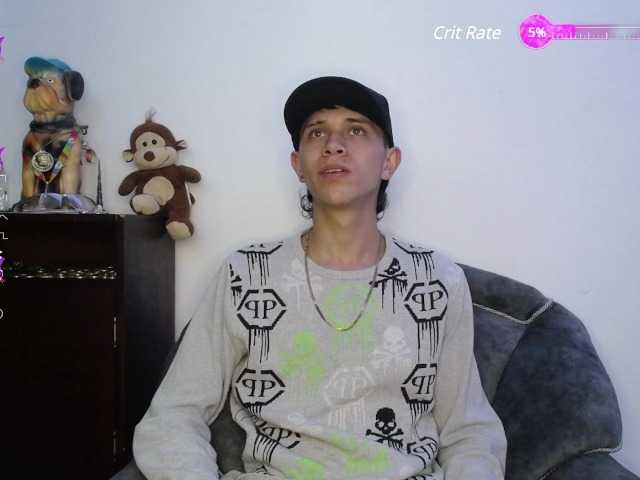 Live sex webcam photo for Martiin-xxx #277341388