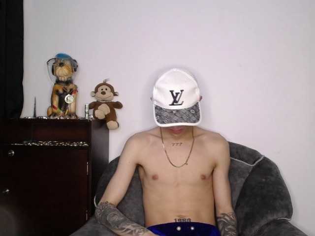 Live sex webcam photo for Martiin-xxx #277744848