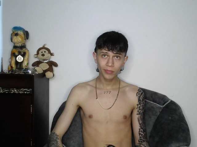 Live sex webcam photo for Martiin-xxx #277777853