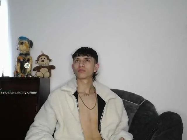 Live sex webcam photo for Martiin-xxx #277806351