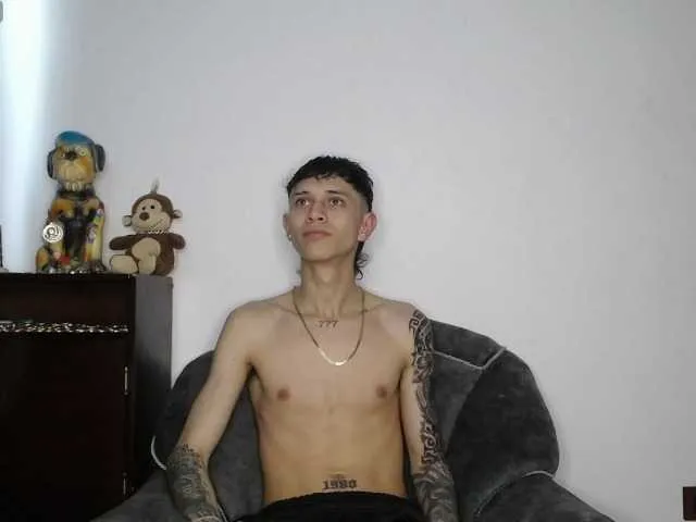 Live sex webcam photo for Martiin-xxx #277818513