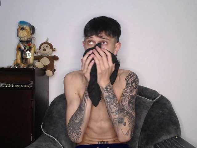 Live sex webcam photo for Martiin-xxx #277889203