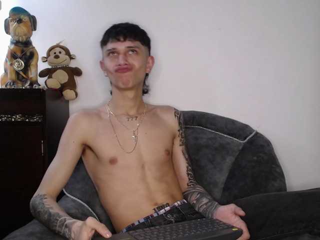 Live sex webcam photo for Martiin-xxx #277934084