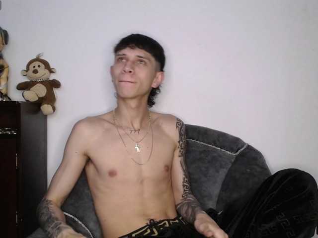 Live sex webcam photo for Martiin-xxx #277959438