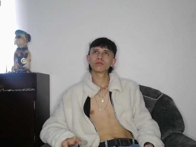 Live sex webcam photo for Martiin-xxx #278044330