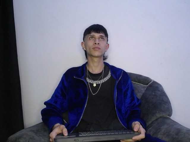 Live sex webcam photo for Martiin-xxx #278294230