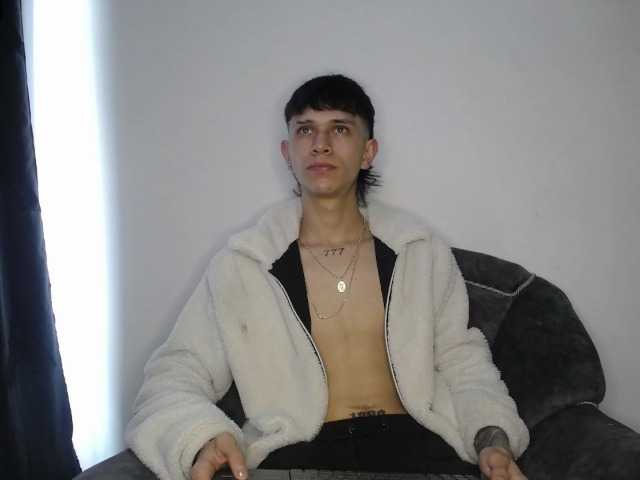 Live sex webcam photo for Martiin-xxx #278298196