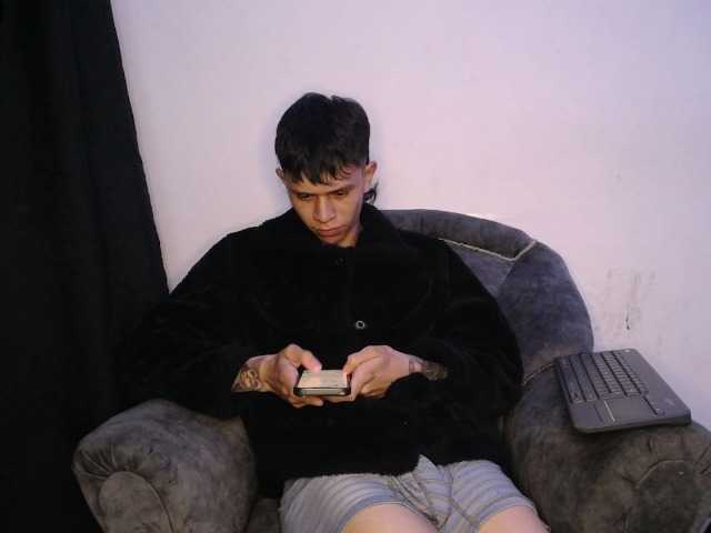 Live sex webcam photo for Martiin-xxx #287893200