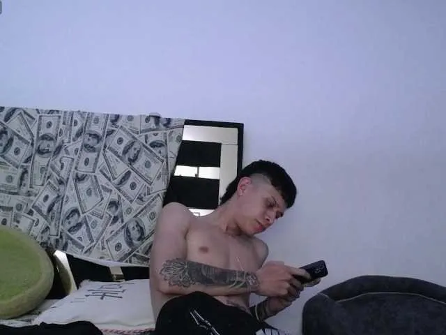 Live sex webcam photo for Martiin-xxx #290185539