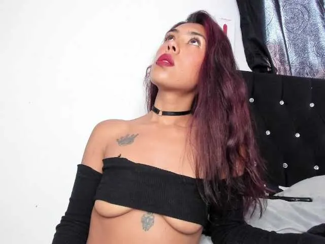 Live sex webcam photo for Martiina-lopez #290671006