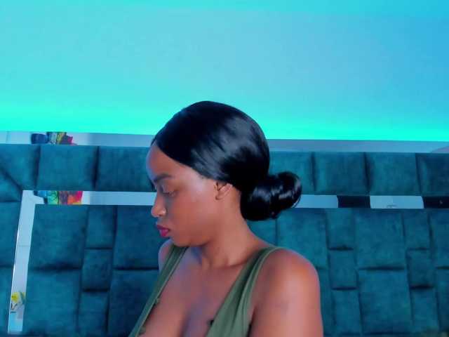 Live sex webcam photo for Martina-Jackson- #277128282