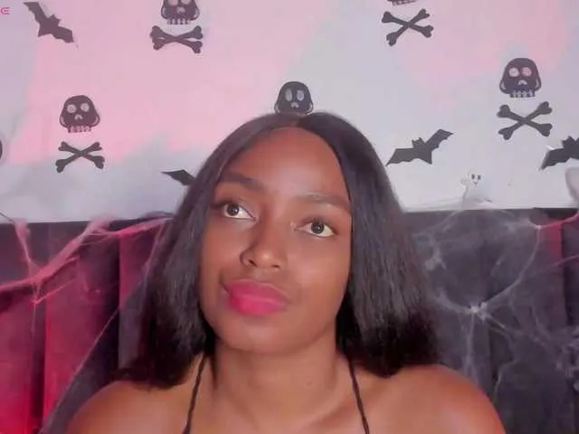 Live sex webcam photo for Martina-Jackson- #292132368