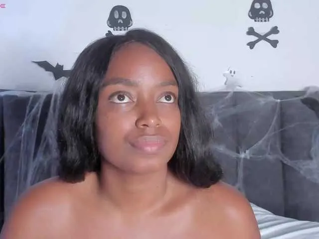 Live sex webcam photo for Martina-Jackson- #292152286