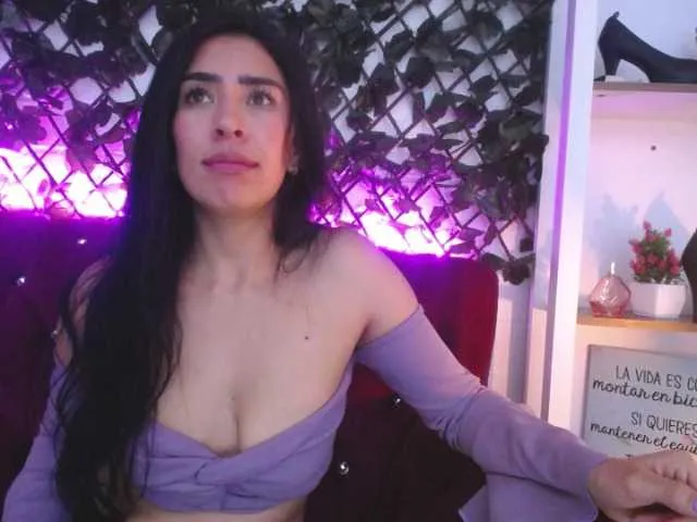 Live sex webcam photo for Martina-Smiith #278019204