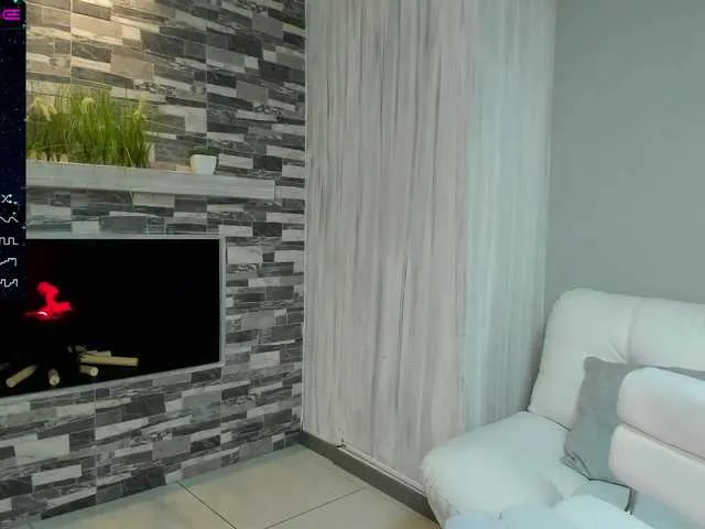 Live sex webcam photo for MartinnaBonet #274170399