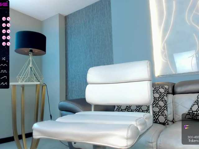 Live sex webcam photo for MartinnaBonet #274180865