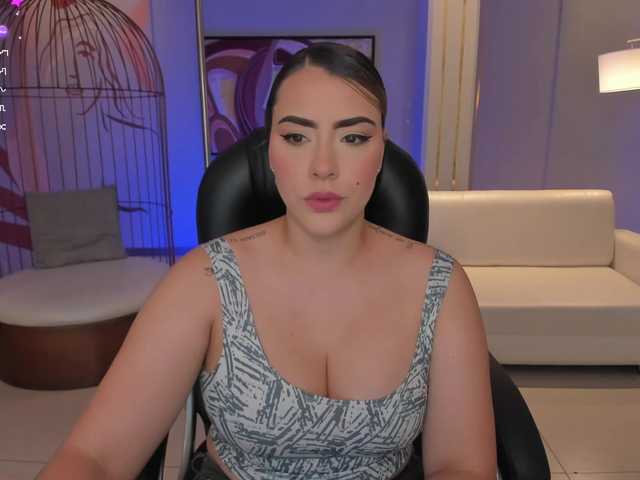 Live sex webcam photo for MartinnaBonet #290132292