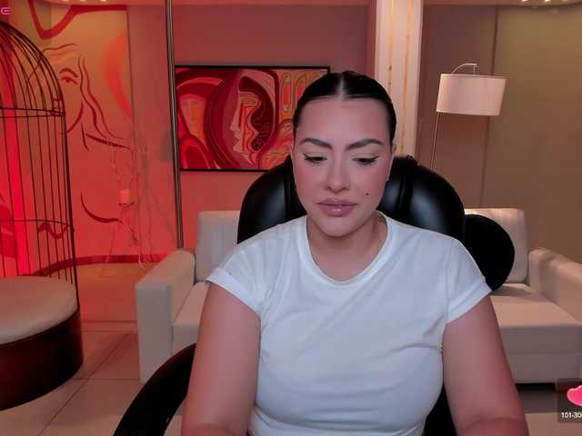 Live sex webcam photo for MartinnaBonet #290641682